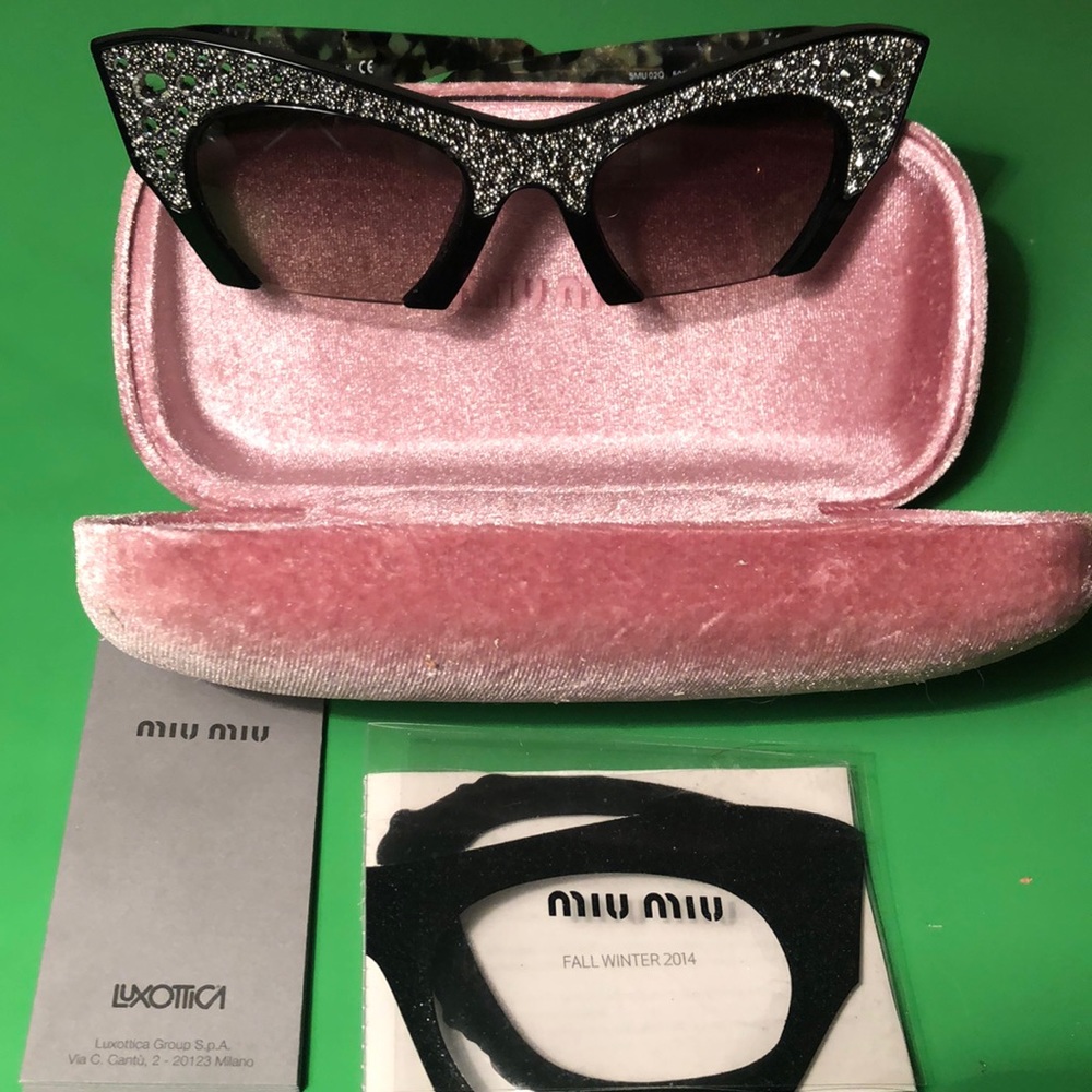 💋MIU MIU Black, GLITTER ENCRUSTED Sunglasses